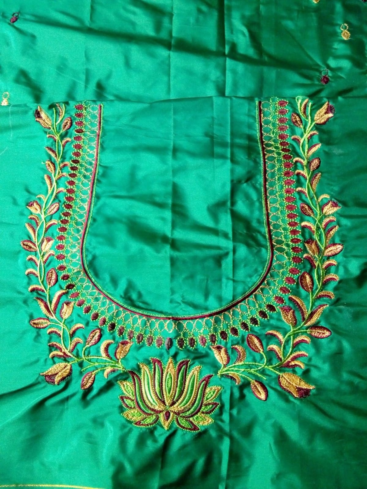 32 & 38 Silk Hand Embroidered Blouse at Rs 5000/piece in Chennai